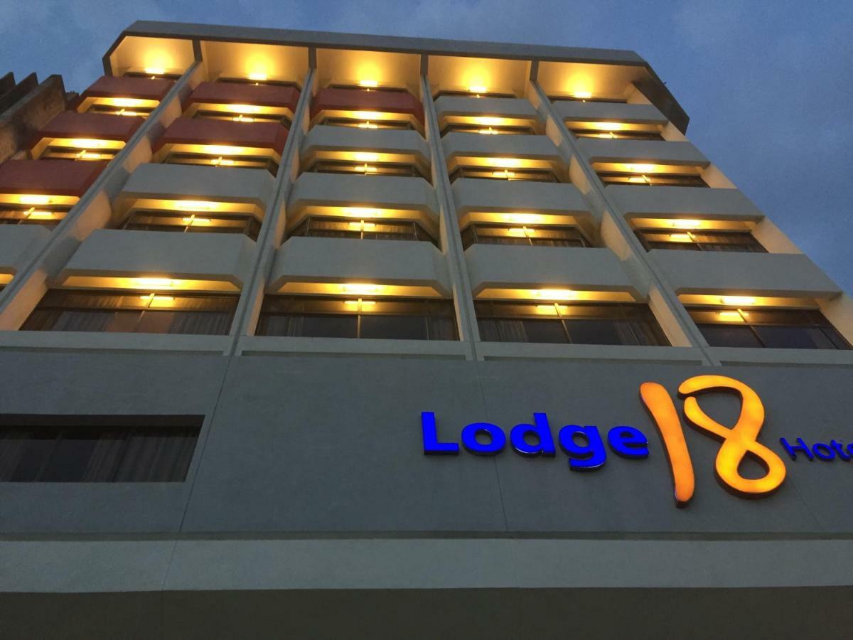 Lodge 18 Hotel Butterworth Exteriér fotografie